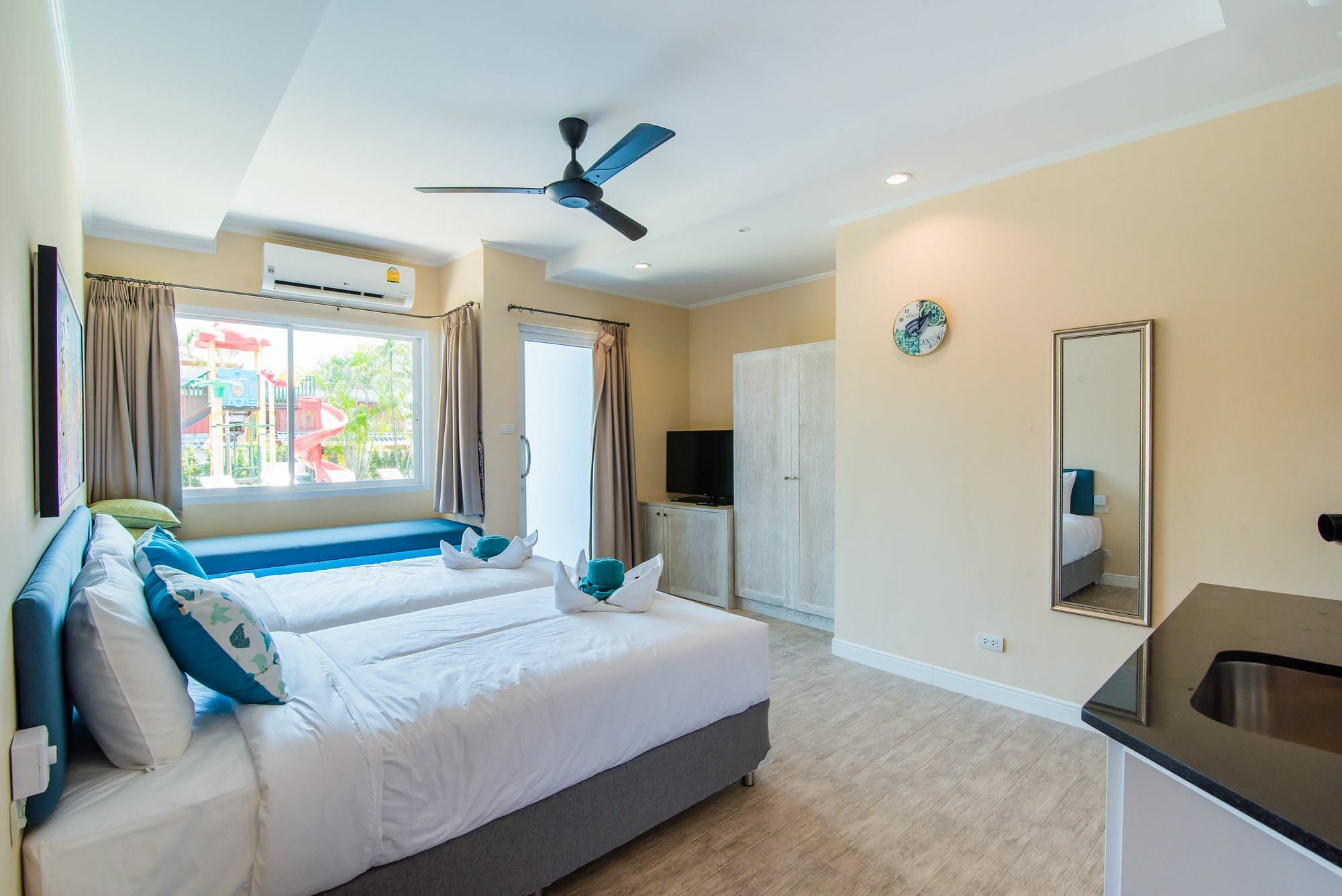 Surf And Sand Resort HHQ Exterior photo